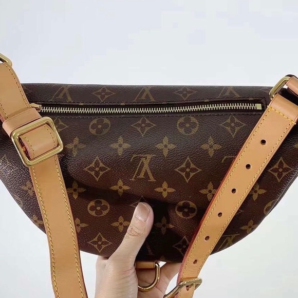 SOLD OUT”””””Louis Vuitton monogram bumbag - Picture 2 of 4
